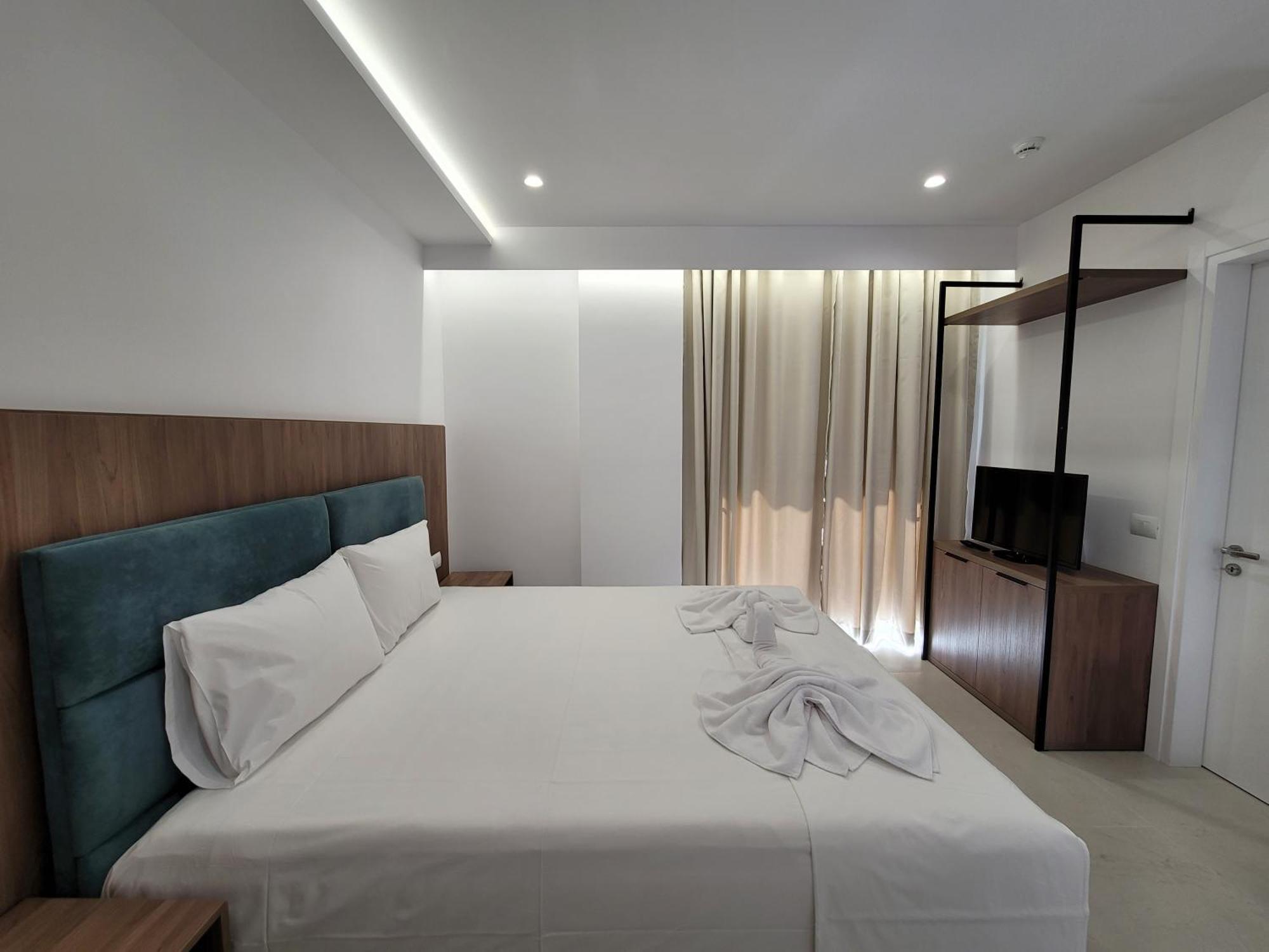Prestige Hotel Ksamil Exterior photo