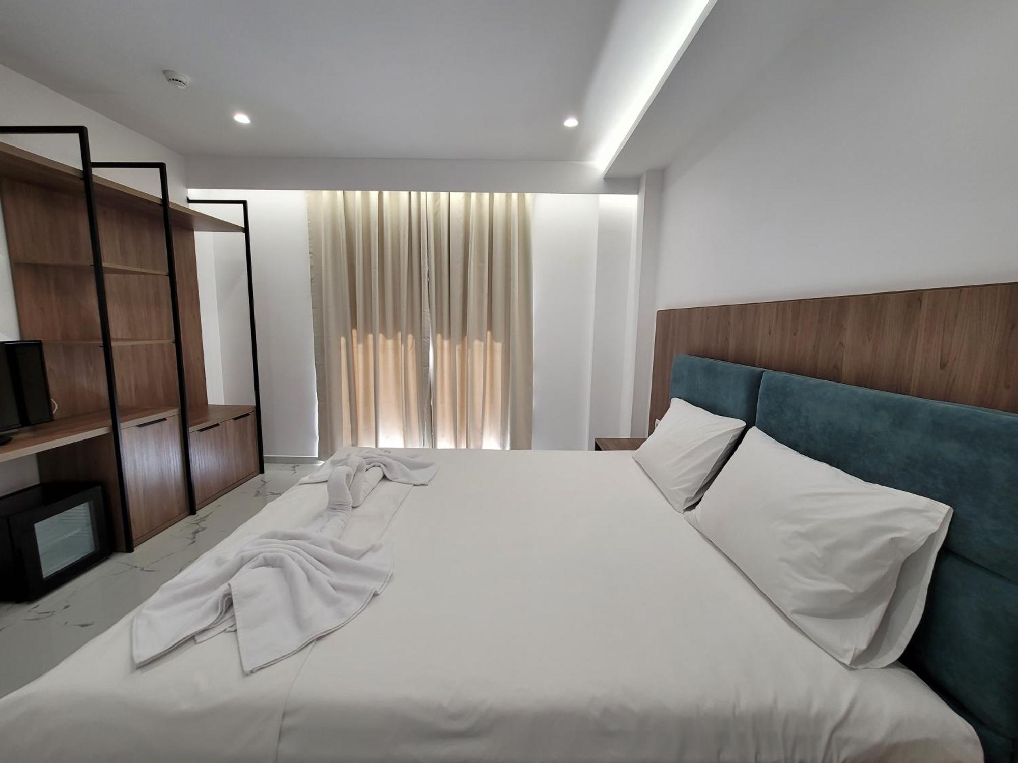 Prestige Hotel Ksamil Exterior photo