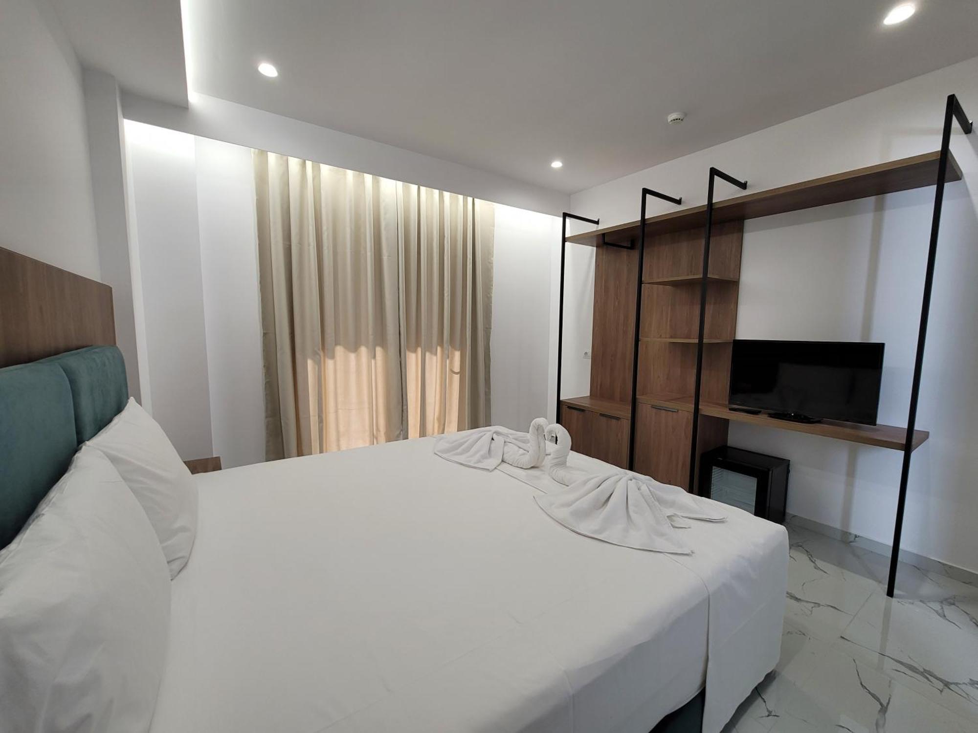 Prestige Hotel Ksamil Exterior photo