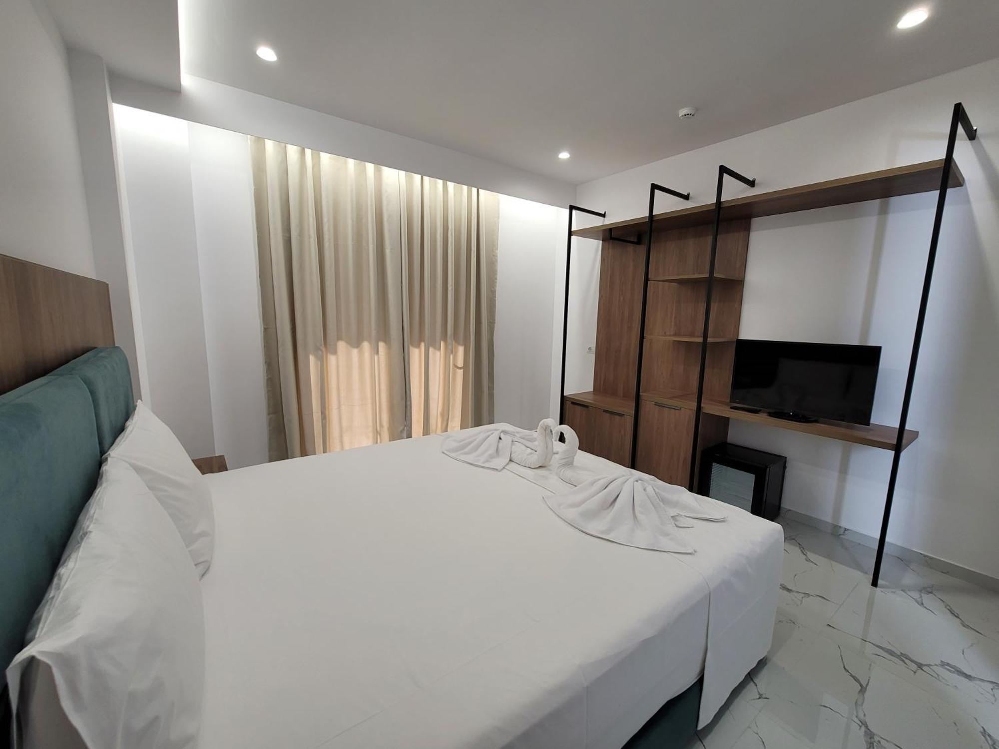 Prestige Hotel Ksamil Exterior photo